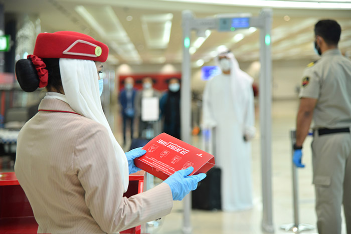 Emirates redefine seus padrões de segurança e higiene 1 travel kit emirates 2