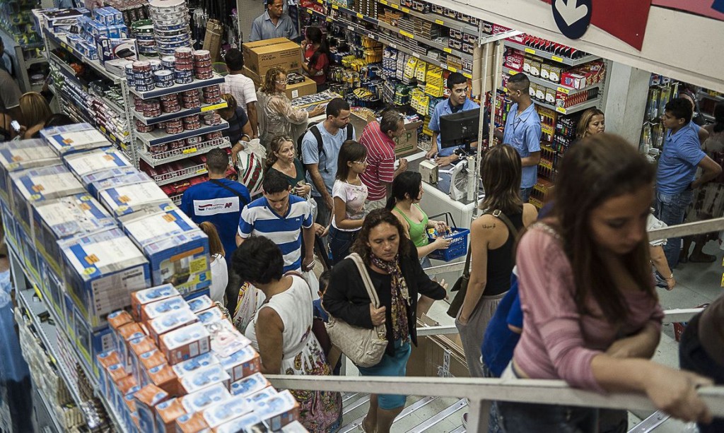 compras no comercio Vendas para o Dia das Mães devem encolher 4,1%, diz CNC