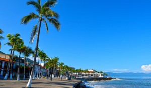 Puerto Vallarta reabre hotéis, praias e restaurantes para turistas