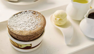 Disney Cruise Line ensina como preparar suflê de chocolate do restaurante Palo