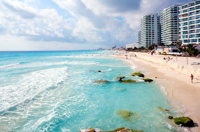 Entre os destinos analisados, Cancun é o que mostra uma tendência de crescimento mais pronunciada