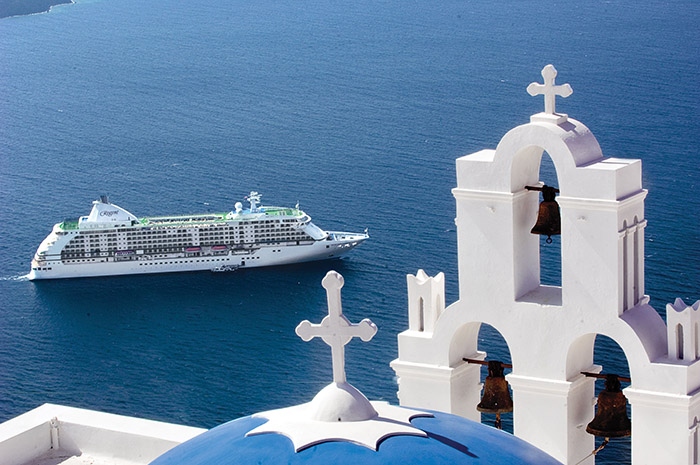 RSSC lança promoção com upgrade gratuito de duas categorias de suíte VOY-Santorini-2