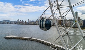 Roda-gigante de Balneário Camboriú ganha as primeiras cabines