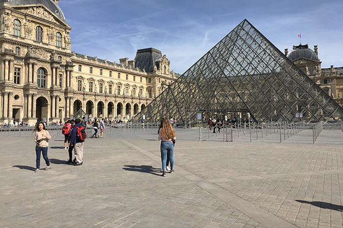 museu do louvre pedro menezes mee