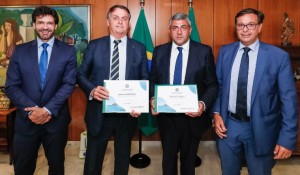 Secretário da OMT é recebido em Brasília por Jair Bolsonaro