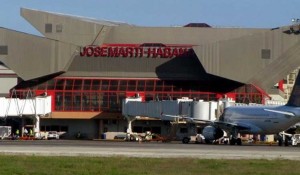 Cuba reabre último aeroporto ainda fechado por conta da Covid-19