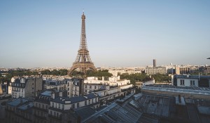Turistas terão que passar por isolamento ao chegarem à França
