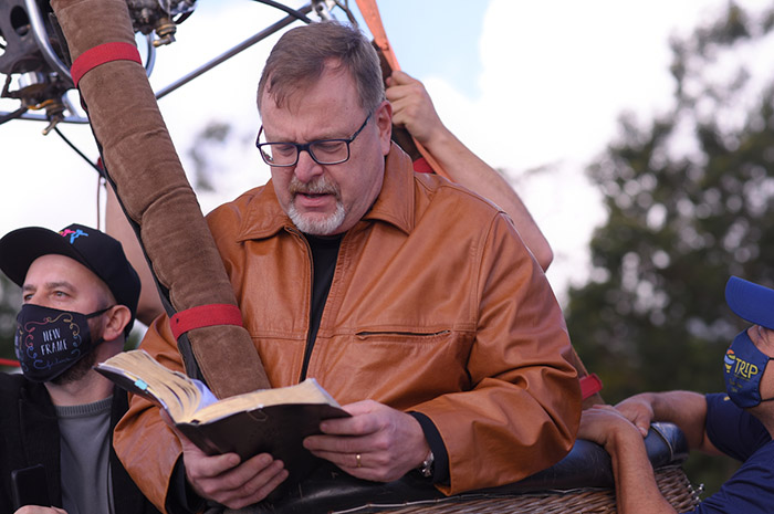 Pastor Erlo Aurich deu a benção para a abertura do evento