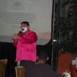 Stand up de Maya diverte convidados