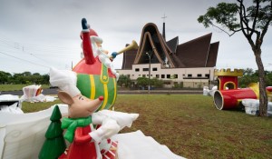 Natal de Luzes da Itaipu começa neste sábado (5) com direito a visita drive-thru