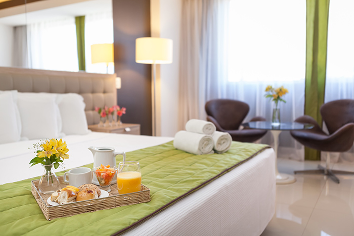 Como hábitos e destinos dos viajantes brasileiros estão mudando após a pandemia 2 38% dos brasileiros quer reservar quartos melhores de hotel do que reservariam em viagens planejadas para 2020