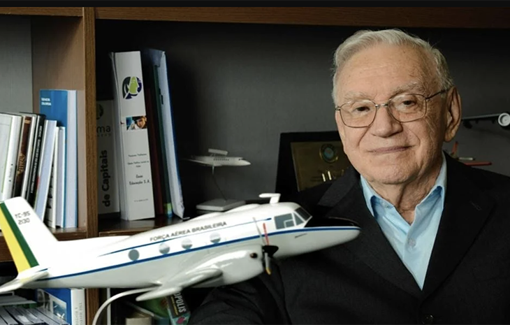 Ozires Silva recebe uma das maiores condecorações aeronáuticas do mundo 1 Ozires Silva