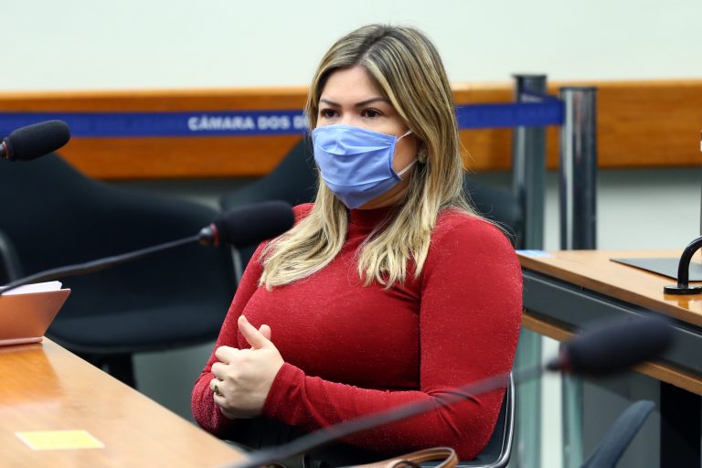 A deputada Aline Gurgel (Republicanos-AP) é a autora da proposta