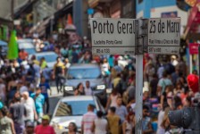 Auxílio Brasil deve injetar R$ 84 bilhões na economia, diz CNC