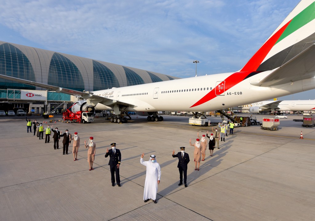 Emirates opera primeiro voo com 100% da linha de frente vacinada contra Covid-19 1 emirates