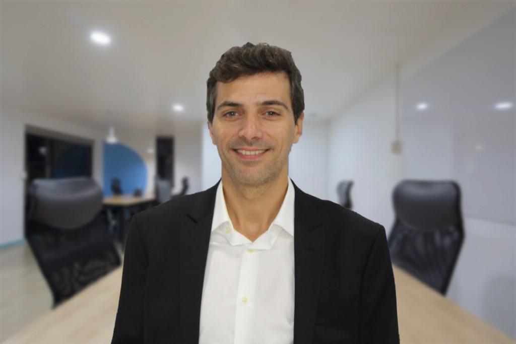 federico siri, universal assistance