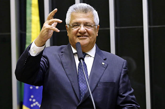 Comissão de Turismo articula redução do IRRF de agências e operadoras 1 Deputado Bacelar, presidente da Comissão de Turismo da Câmara