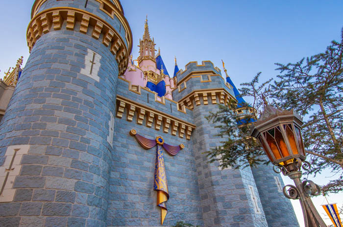 Disney 50 anos: turistas poderão visitar Magic Kingdom de 1971 1 castelo