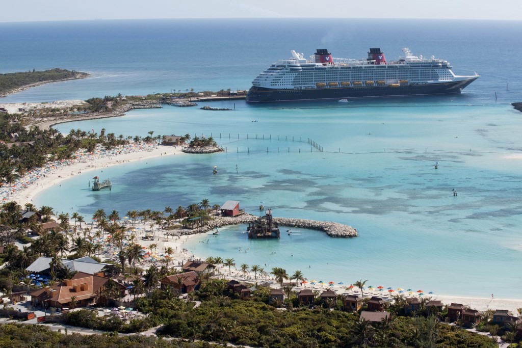 Disney Cruise Line lança novos roteiros pela Europa, Alasca e Caribe 1 In the summer of 2021, most Caribbean and Bahamian itineraries will make a stop at Disney’s award-winning pristine island, Castaway Cay. Reserved exclusively for Disney Cruise Line guests, the 1,000-acre island offers one-of-a-kind areas and activities for every member of the family. (David Roark, photographer)