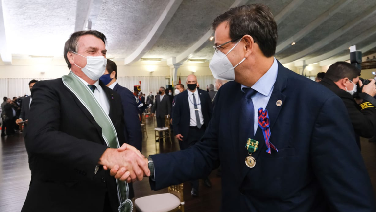 Ministro do Turismo recebe honraria do Exército Brasileiro 04e41b89-664d-4e2e-ba8f-be7f8b522df1