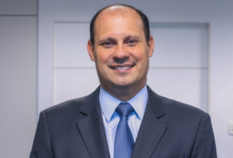 OPINIÃO - Brasil: desafios e capacidade de ter uma política de enfrentamento à crise 1 José Ricardo Botelho 2020