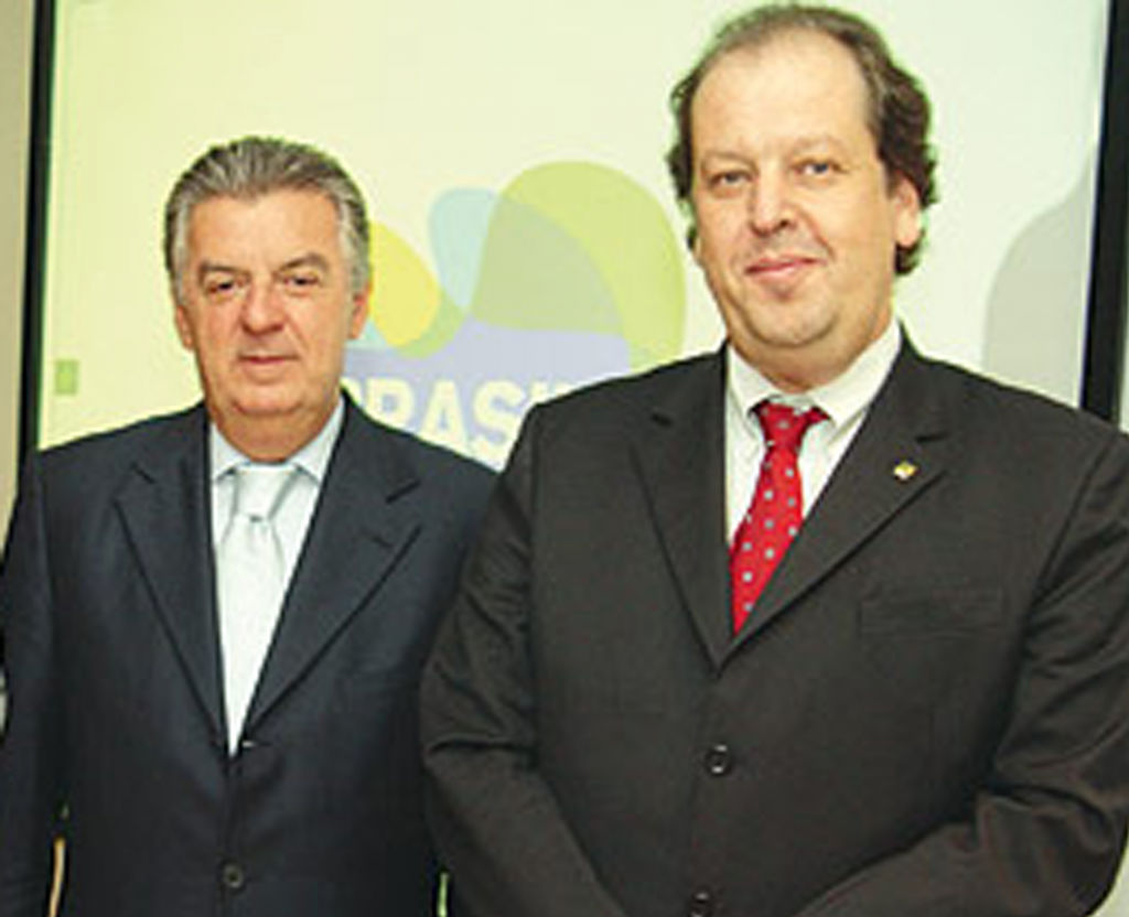 Walfrido dos Mares Guia, primeiro ministro do Turismo do Brasil, Guilherme Paulus, da GJP, e Marcelo Álvaro, futuro ministro do Turismo