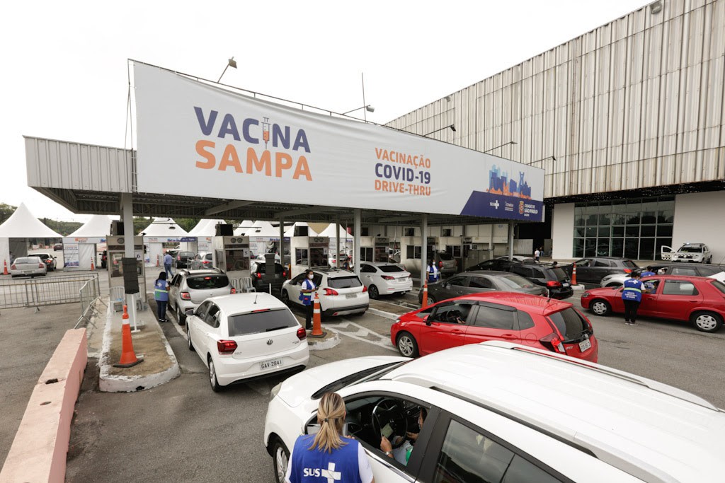 Vacinação do drive-thru no Anhembi. (Foto: Jose Cordeiro/SPTuris)