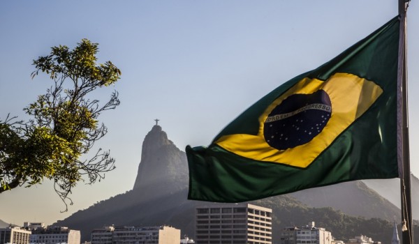 Brasil sobe no ranking e ocupa 11ª posição como maior mercado de Turismo em 2021 1 Brazil-Flag-Rj-600x350