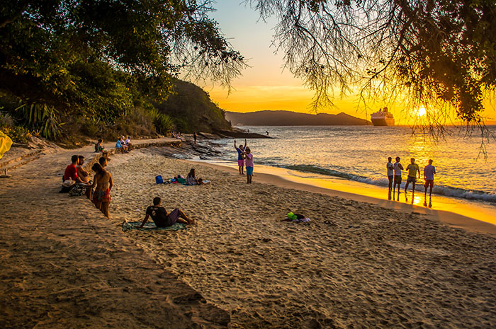 Interior do Rio tem 73% de ocupação hoteleira para feriado desta quinta (20) Praia da Azeda, em Búzios - FOTO RUBENS LOPES