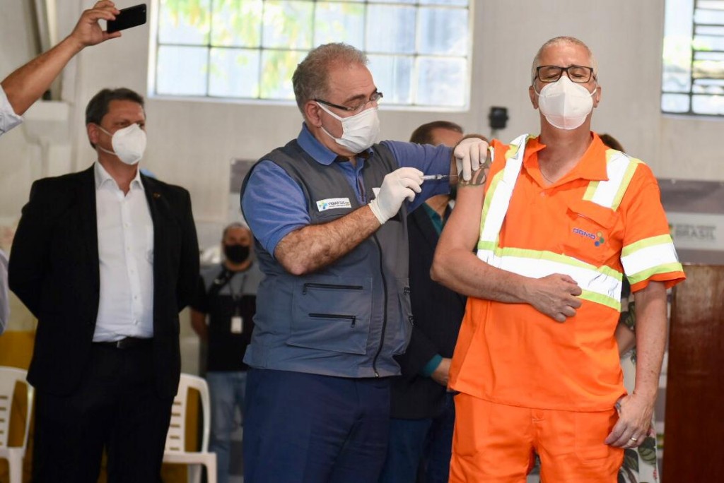 Santos recebe a primeira etapa da imunização de trabalhadores portuários trabalhador_vacinado_queiroga