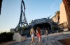 Universal Orlando inaugura montanha-russa ‘Jurassic World VelociCoaster’; fotos