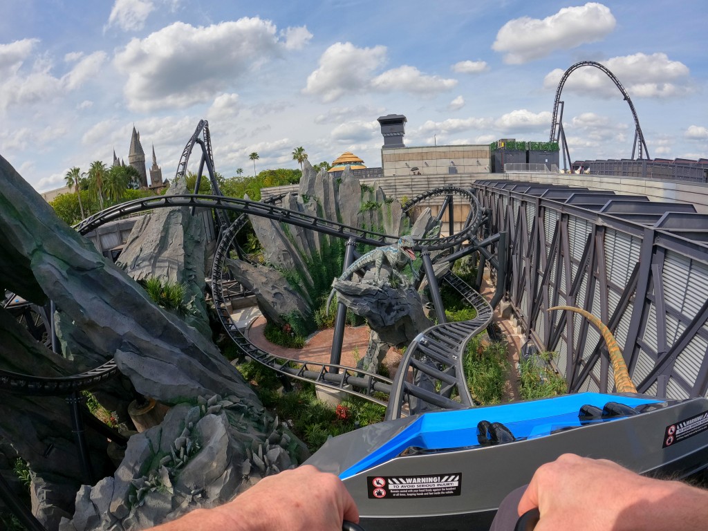 Universal Orlando e Universal Studios lançam lista com novidades para brasileiros 3 21-52807 79121 Dedicated JWVC Jurassic World Velocicoaster project 791 POV GO PRO Camera Jurassic World Jurassic Park IOA Islands of Adventure JWVC JW JP