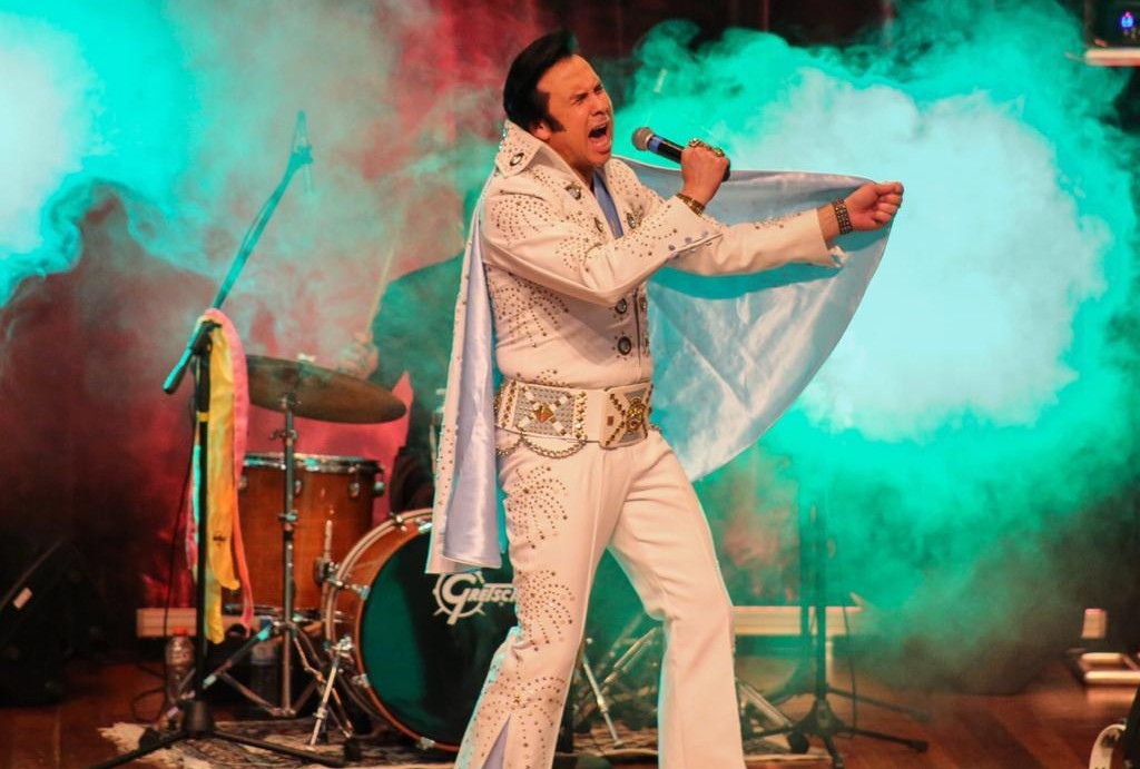Hard Rock Cafe Gramado retoma programação de shows ao vivo Elvis cover Fabiano Feltrin (Foto Divulgação) 06