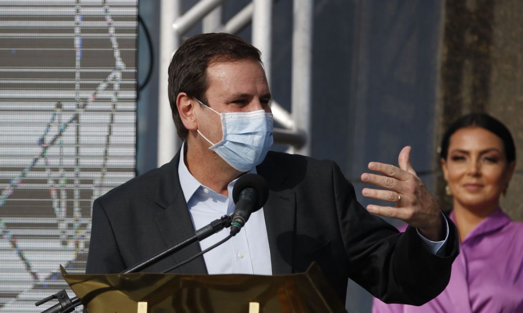 O prefeito do Rio de Janeiro, Eduardo Paes, discursa durante lançamento oficial da Festa dos 90 anos do Cristo Redentor, no dia do aniversário de 456 anos do Rio de Janeiro.