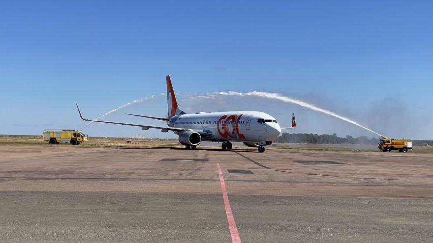 Gol realiza primeira operação com B737-800 em Sinop (MT) 1 Batismo da aeronave da Gol no Aeroporto de Sinop