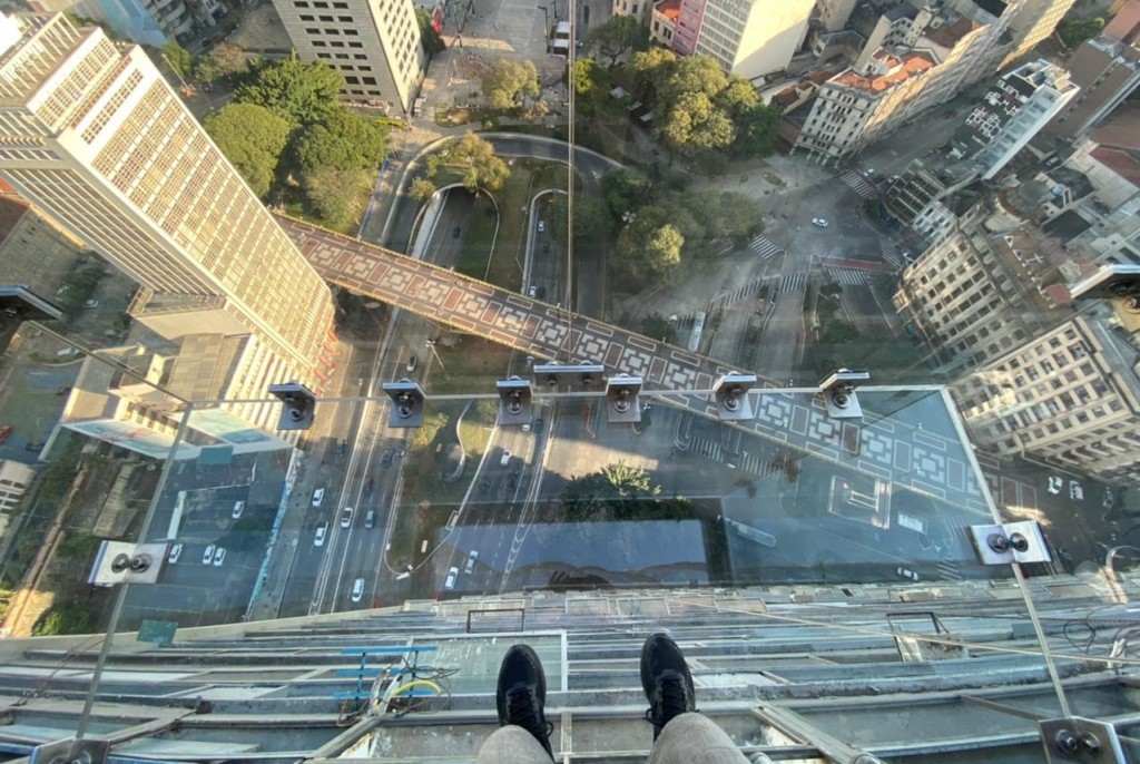 São Paulo ganha mirante de vidro que traz a sensação de andar sobre a cidade 1 3dd4974a89e1cda99d6f3136bd85e602
