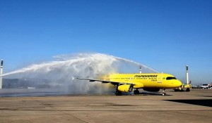 ITA inicia operações no Rio de Janeiro com direito a batismo da aeronave; vídeo