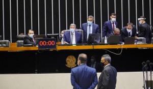 Câmara rejeita emendas e aprova legalização dos cassinos; PL segue para o Senado