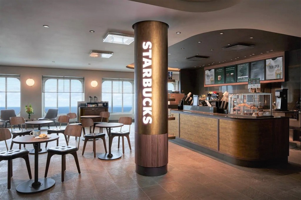 Norwegian terá lojas da Starbucks em destinos privados e nos seus 17 navios 1 1200px_Norwegian_Getaway_Starbucks