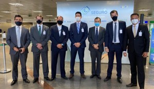 Autoridades participam de teste de embarque com reconhecimento facial em Brasília