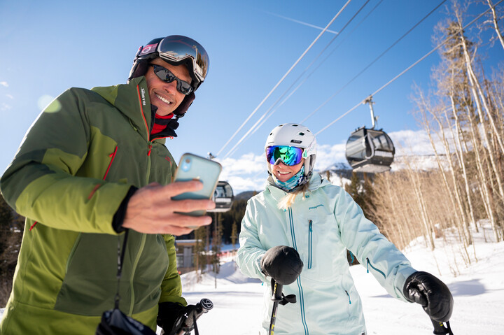 Aspen Snowmass celebra 75 anos de esqui com preço especial de US$ 75 1 Garrett Brown ski aspen