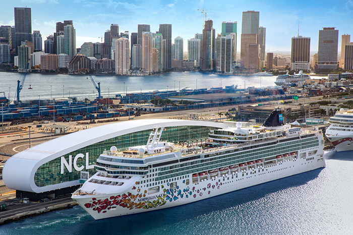 Comprometida a zerar emissões líquidas, NCL lança relatório ambiental de 2021 1 NCL retoma operações em Miami com estreia de seu novo terminal. (Foto: divulgação)