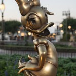 0909ZP 0055DR Disney 50 anos: veja fotos da coleção de esculturas douradas do Magic Kingdom