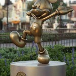 0909ZP 0086DR Disney 50 anos: veja fotos da coleção de esculturas douradas do Magic Kingdom