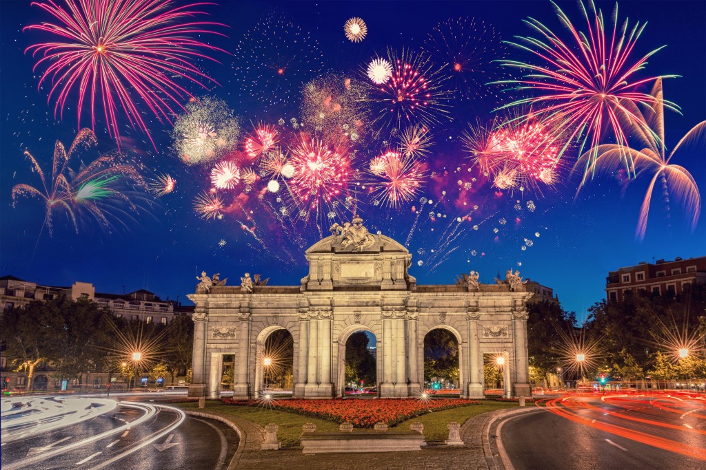 Fireworks,In,Madrid,(spain),During,New,Years,Celebration