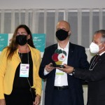 Dorival Cupertini recebe o prêmio pela Iberostar