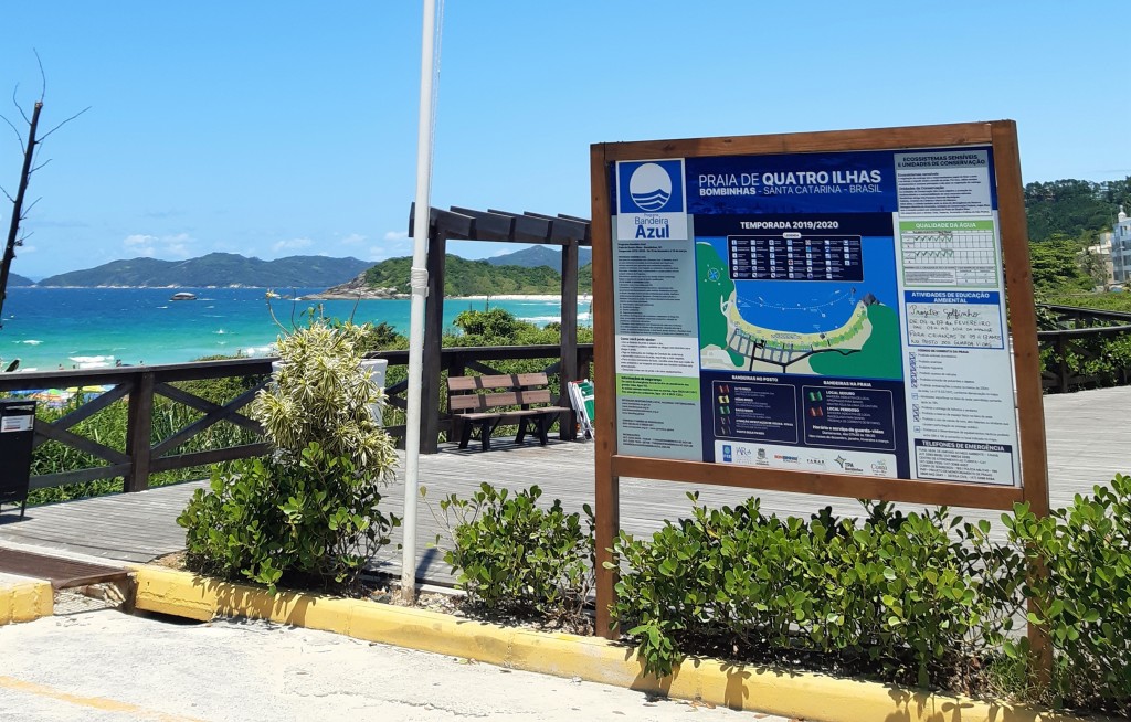 Foto 002 2020 Bandeira azul arquivo temporada 2019.2020 divulgaçãoSeturBombinhas 1 Destinos