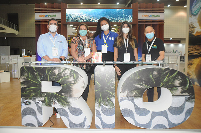 Rio de Janeiro leva suas 12 regiões turísticas para o BTM 2021 1 José Alexandre, de Maricá, Marcia Pessoa, do Rio CVB, Aline Reis, da Setur-RJ, Renata Dias, do Marriott, e Erly Jesus, da Turisrio