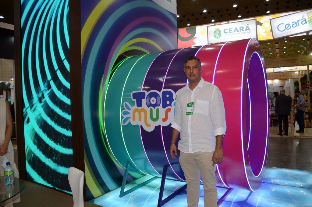 Murilo Paschoal, CEO do Beach Park, mostra a nova atração Tobo Music, apresentada na Abav Expo