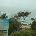 Acesso à praia naturista do Pinho se faz por uma trilha